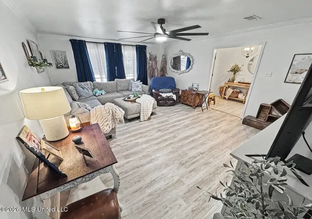 Photo 3 of Sale Pending at 155 Homochitto St, Natchez, MS 39120 | MLS# 4158165 | Listing updated on 2026-08-28