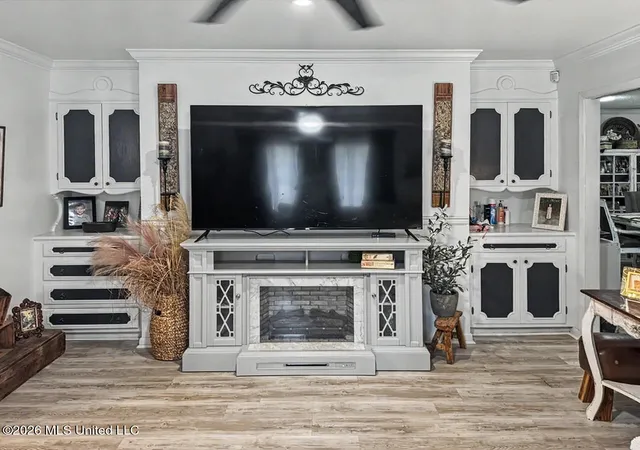 Photo 4 of Sale Pending at 155 Homochitto St, Natchez, MS 39120 | MLS# 4158165 | Listing updated on 2026-08-28