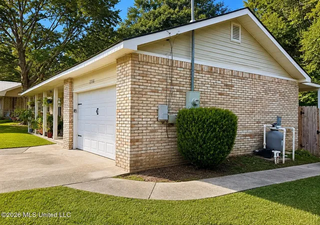 Photo 3 of Sale Pending at 11356 Fenton Dr, Biloxi, MS 39532 | MLS# 4158341 | Listing updated on 2026-09-17