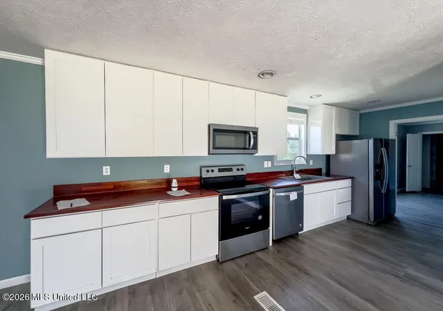 Photo 3 of Manufactured home for sale at 4 Willow Dr, Mc Henry, MS 39561 | MLS# 4158221 | Listing updated on 2026-09-24