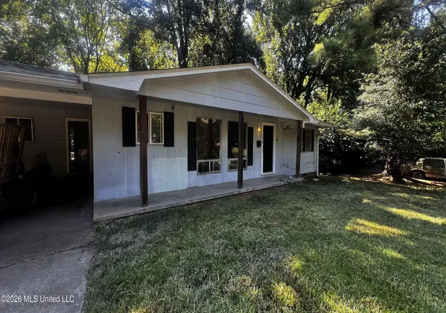 Photo 1 of Single family home for sale at 220 Mcdowell Park Cir, Jackson, MS 39204 | MLS# 4159881 | Listing updated on 2026-09-09