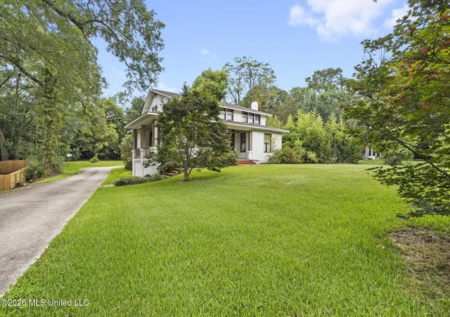 Photo 3 of Single family home for sale at 1622 N 5th Avenue, Laurel, MS 39440 | MLS# 4158187 | Listing updated on 2026-08-20