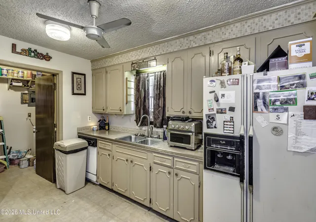 Photo 4 of Single family home for sale at 4737 Sherbrook Dr, Jackson, MS 39212 | MLS# 4158205 | Listing updated on 2026-08-06
