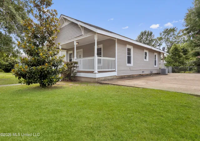 Photo 2 of Sale Pending at 2021 19th Avenue, Gulfport, MS 39501 | MLS# 4158208 | Listing updated on 2026-09-02