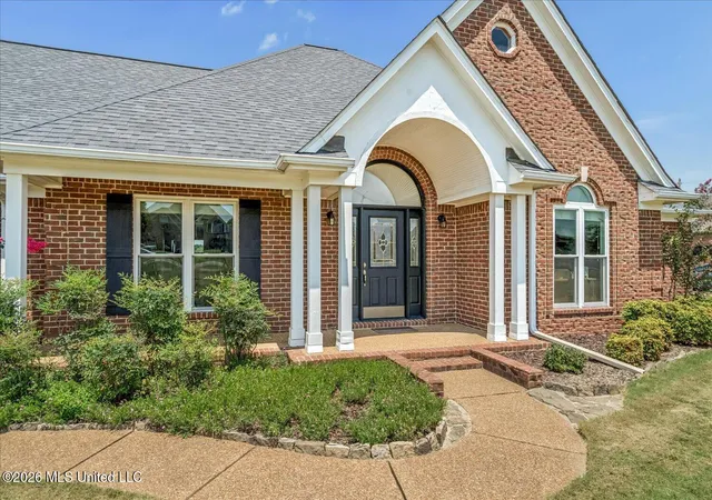 Photo 2 of Sale Pending at 2950 Dickens Pl Dr, Southaven, MS 38671 | MLS# 4158509 | Listing updated on 2026-08-26