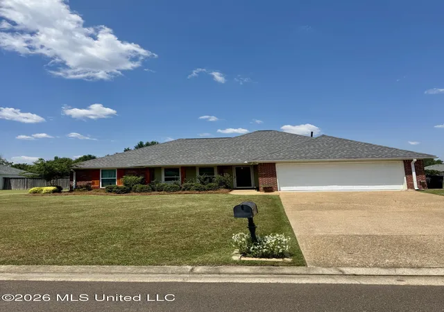 Photo 1 of Single family home for sale at 109 Evergreen Way, Flowood, MS 39232 | MLS# 4158297 | Listing updated on 2026-09-02