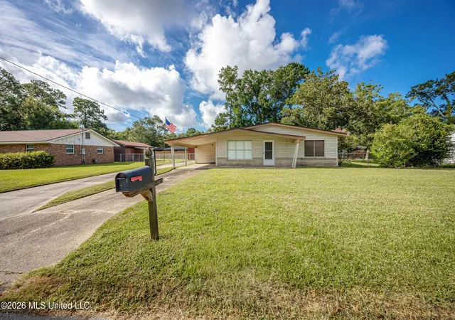 Photo 2 of Sale Pending at 110 Elliott Pl, Ocean Springs, MS 39564 | MLS# 4158763 | Listing updated on 2026-08-12