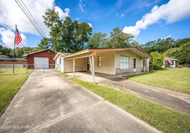 Photo 3 of Sale Pending at 110 Elliott Pl, Ocean Springs, MS 39564 | MLS# 4158763 | Listing updated on 2026-08-12