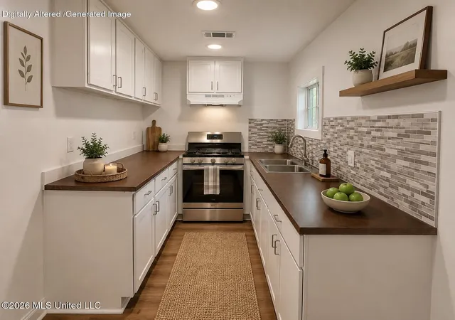 Photo 4 of Sale Pending at 1872 Shady Ln Dr, Jackson, MS 39204 | MLS# 4158249 | Listing updated on 2026-08-07