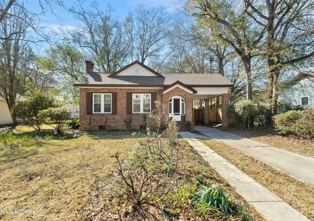 1st image of 402 8th Ave, Hattiesburg, MS 39401 | MLS# 4158580