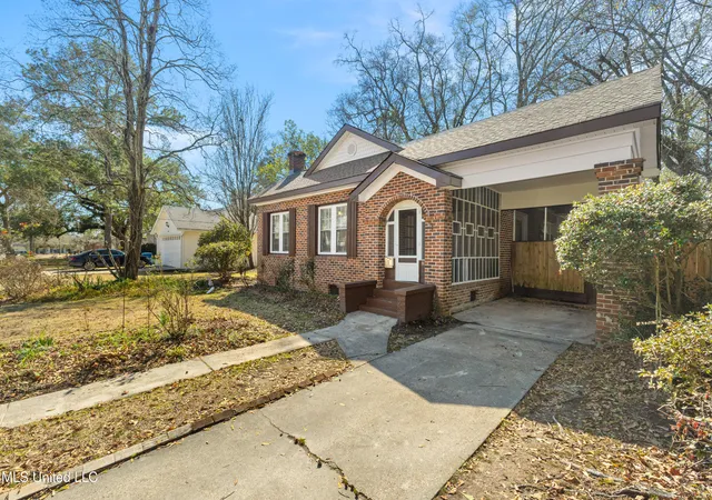 2nd image of 402 8th Ave, Hattiesburg, MS 39401 | MLS# 4158580