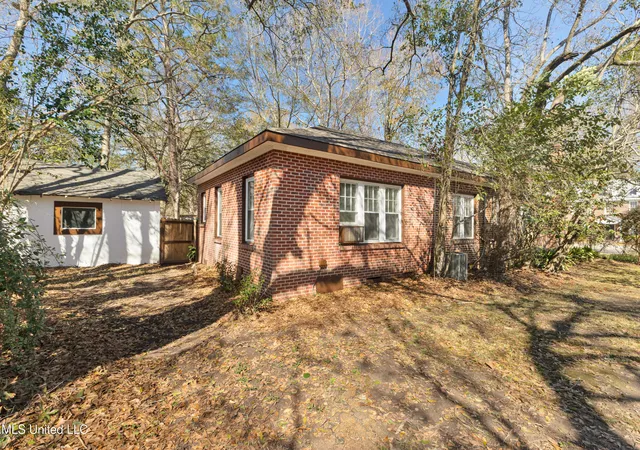 34th image of 402 8th Ave, Hattiesburg, MS 39401 | MLS# 4158580