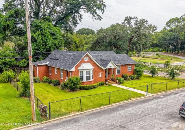 Photo 32 of Single family home for sale at 1 Oak Ct, Natchez, MS 39120 | MLS# 4158379 | Listing updated on 2026-08-12