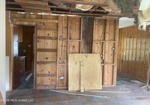 Photo 3 of Single family home for sale at 110 Oak St, Ridgecrest, LA 71334 | MLS# 4158251 | Listing updated on 2026-08-05