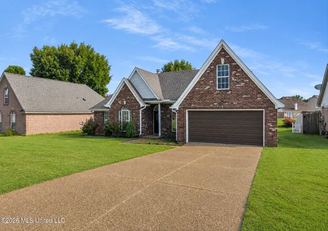 Photo 2 of Single family home for sale at 9158 Lakeside Dr, Olive Branch, MS 38654 | MLS# 4158282 | Listing updated on 2026-09-14