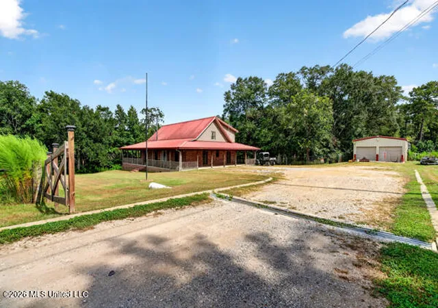 Photo 1 of Single family home for sale at 33 Saddle Up Trl, Carriere, MS 39426 | MLS# 4158279 | Listing updated on 2026-09-09