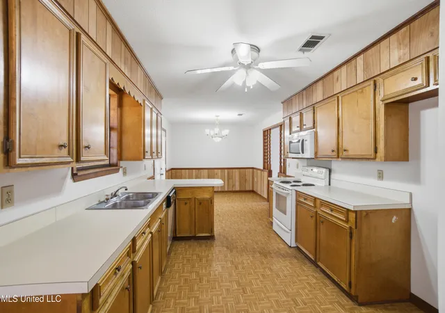 Photo 2 of Single family home for sale at 1120 Se 4th Street, Magee, MS 39111 | MLS# 4158281 | Listing updated on 2026-09-13