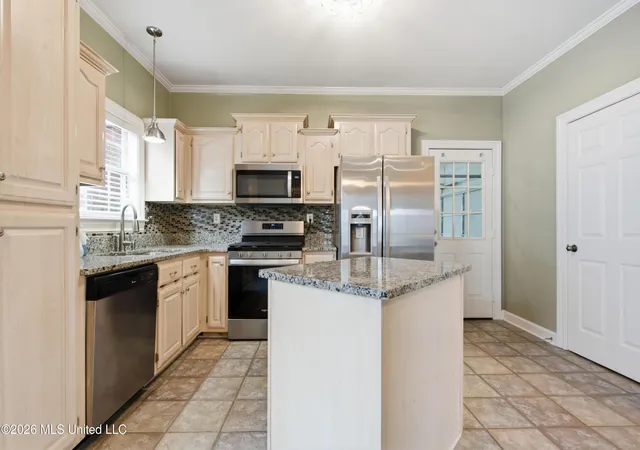 Photo 2 of Single family home for sale at 4450 Aberton Dr, Southaven, MS 38672 | MLS# 4158377 | Listing updated on 2026-08-26