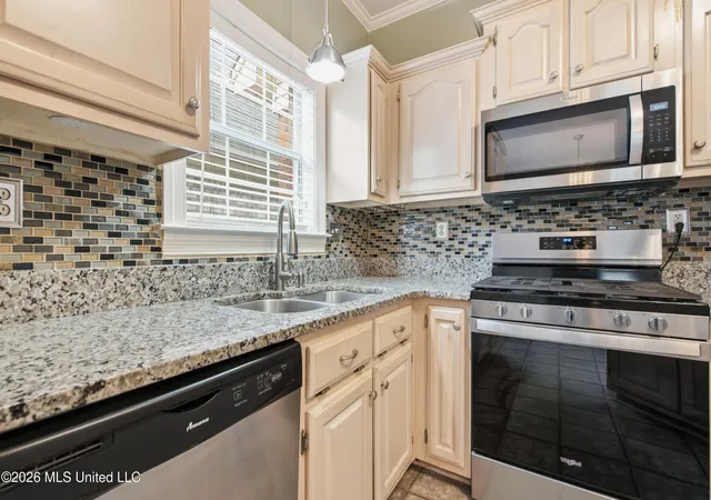 Photo 3 of Single family home for sale at 4450 Aberton Dr, Southaven, MS 38672 | MLS# 4158377 | Listing updated on 2026-08-26