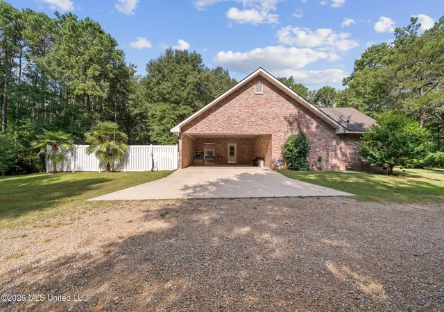 Photo 4 of Single family home for sale at 4142 Mississippi 24, Gloster, MS 39638 | MLS# 4158593 | Listing updated on 2026-09-09