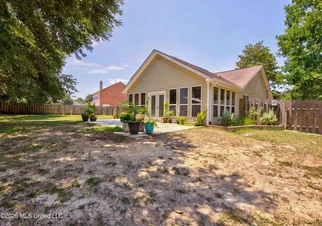 Photo 4 of Single family home for sale at 2117 Shelby Ln, Ocean Springs, MS 39564 | MLS# 4158577 | Listing updated on 2026-10-02