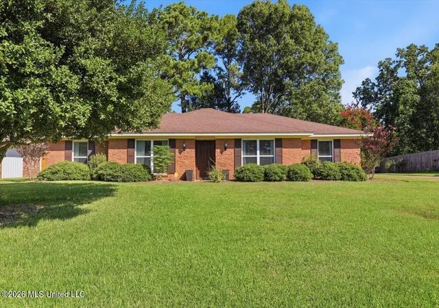 Photo 1 of Sale Pending at 71 Crossgates Dr, Brandon, MS 39042 | MLS# 4158502 | Listing updated on 2026-09-04