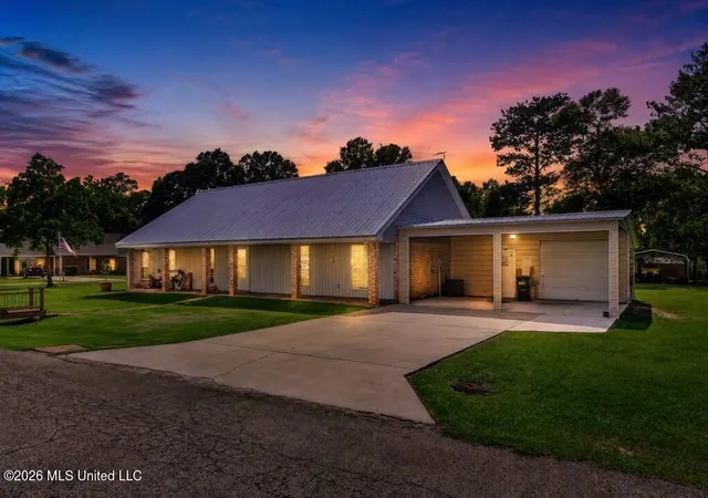 Photo 3 of Single family home for sale at 5 N Reba Dr, Carriere, MS 39426 | MLS# 4158326 | Listing updated on 2026-10-01