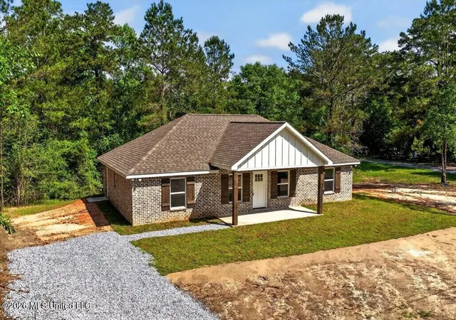 Photo 3 of Sale Pending at 85 Bridlewood Dr, Poplarville, MS 39470 | MLS# 4158344 | Listing updated on 2026-10-05