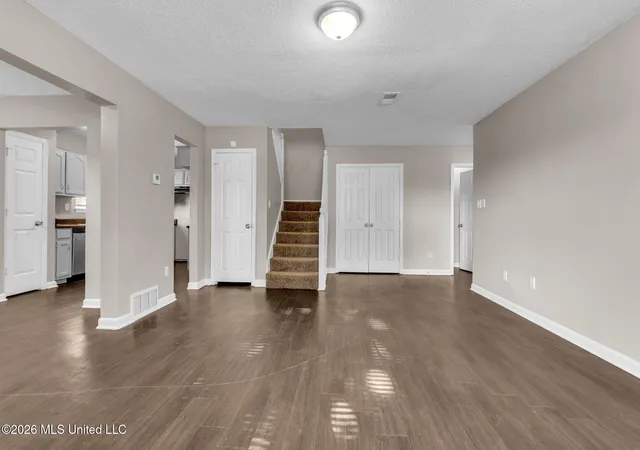 Photo 3 of Sale Pending at 10101 Stephenson Ln, Olive Branch, MS 38654 | MLS# 4158345 | Listing updated on 2026-08-17