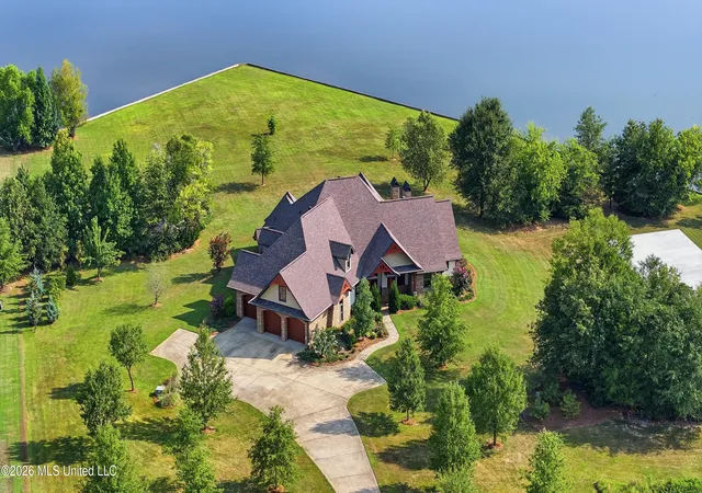 Photo 3 of Single family home for sale at 104 Chantry Ln, Madison, MS 39110 | MLS# 4159018 | Listing updated on 2026-09-08