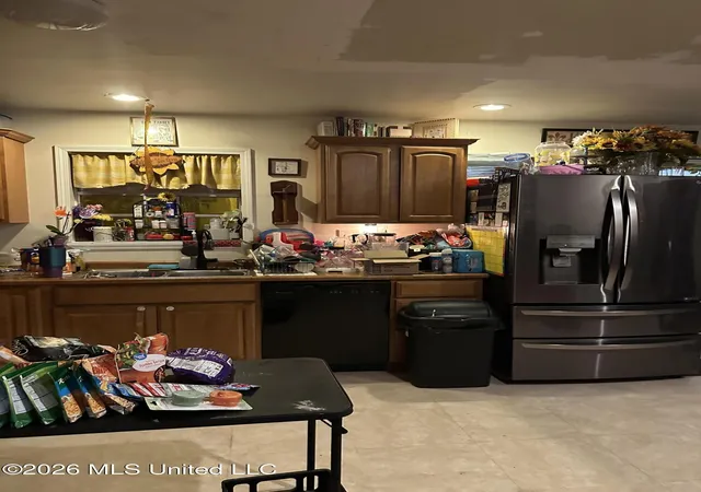 Photo 3 of Single family home for sale at 2191 Sherwood Pl, Biloxi, MS 39531 | MLS# 4159512 | Listing updated on 2026-08-24