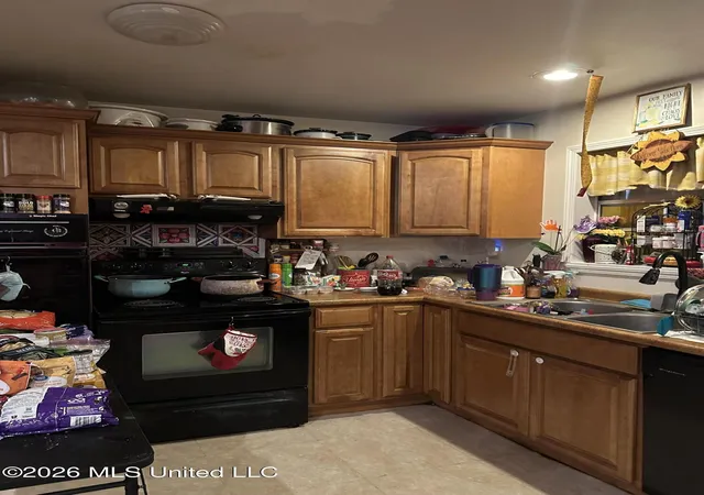 Photo 3 of Single family home for sale at 2191 Sherwood Pl, Biloxi, MS 39531 | MLS# 4159512 | Listing updated on 2026-09-22