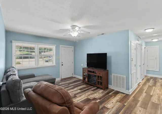 Photo 2 of Single family home for sale at 20 Woodglen Dr, Gulfport, MS 39507 | MLS# 4158729 | Listing updated on 2026-09-17