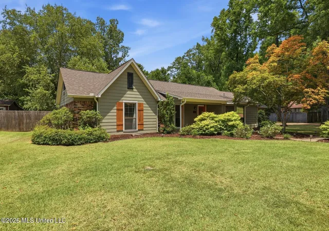 Photo 2 of Sale Pending at 612 Trailwood Dr, Clinton, MS 39056 | MLS# 4158546 | Listing updated on 2026-08-31