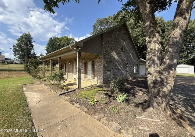 Photo 2 of Single family home for sale at 67 Dudley Pl, Byhalia, MS 38611 | MLS# 4160030 | Listing updated on 2026-09-02