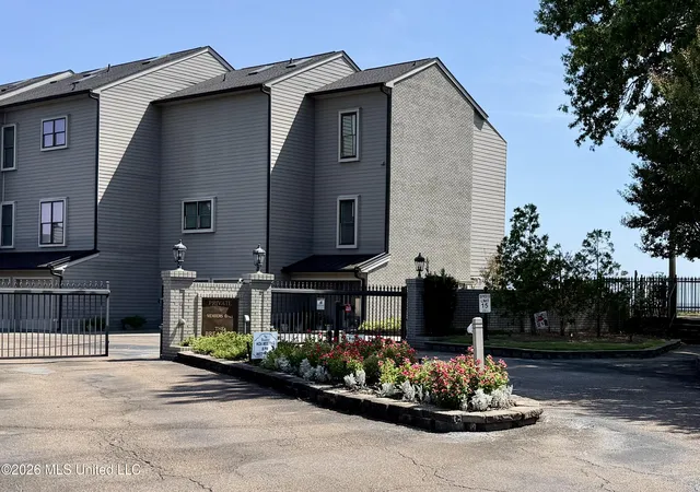 Photo 2 of Condo for sale at 81 Breakers Ln, Ridgeland, MS 39157 | MLS# 4159753 | Listing updated on 2026-08-19