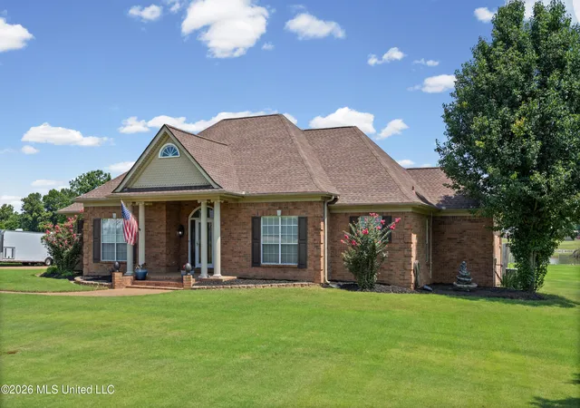 Photo 3 of Single family home for sale at 1975 Green Village Dr, Hernando, MS 38632 | MLS# 4158572 | Listing updated on 2026-10-10