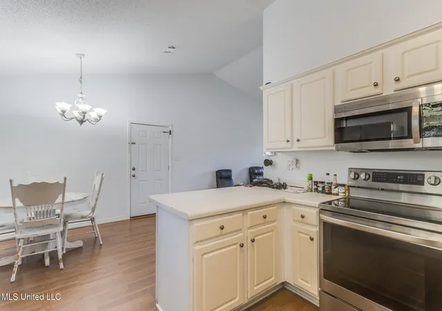 Photo 3 of Single family home for sale at 13171 W Country Hills Dr, Gulfport, MS 39503 | MLS# 4158988 | Listing updated on 2026-09-18