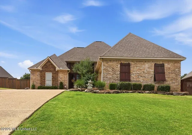 Photo 2 of Sale Pending at 218 Emerald Cir, Brandon, MS 39047 | MLS# 4158541 | Listing updated on 2026-09-13