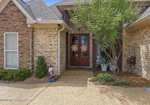 Photo 3 of Sale Pending at 218 Emerald Cir, Brandon, MS 39047 | MLS# 4158541 | Listing updated on 2026-09-13