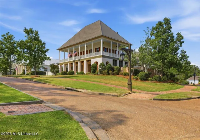 Photo 2 of Mansion for sale at 110 W Florida Blvd, Madison, MS 39110 | MLS# 4158533 | Listing updated on 2026-08-19