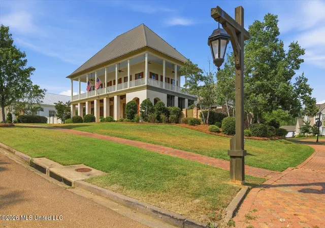 Photo 3 of Single family home for sale at 110 W Florida Blvd, Madison, MS 39110 | MLS# 4158533 | Listing updated on 2026-08-19