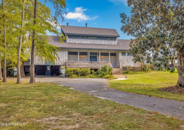 Photo 1 of Sale Pending at 122 Bayou Cir, Gulfport, MS 39507 | MLS# 4158589 | Listing updated on 2026-09-29