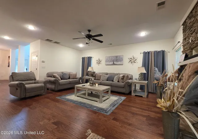 Photo 4 of Single family home for sale at 5098 Kensington Crk Dr, Southaven, MS 38672 | MLS# 4158608 | Listing updated on 2026-09-18