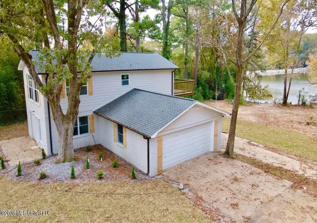 Photo 2 of Sale Pending at 7325 S Shahkoka Dr, Olive Branch, MS 38654 | MLS# 4158613 | Listing updated on 2026-09-05