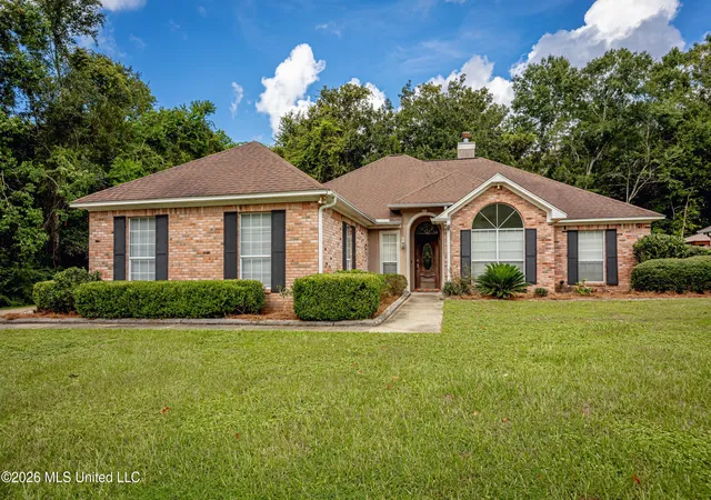 Photo 1 of Single family home for sale at 813 Magnolia Byp Blvd, Ocean Springs, MS 39564 | MLS# 4158754 | Listing updated on 2026-09-16
