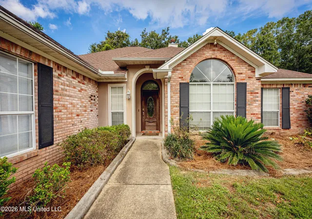 Photo 3 of Single family home for sale at 813 Magnolia Byp Blvd, Ocean Springs, MS 39564 | MLS# 4158754 | Listing updated on 2026-09-16