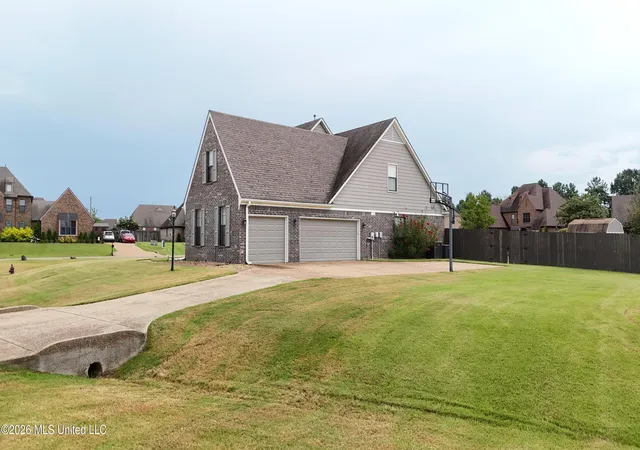 Photo 3 of Single family home for sale at 14383 Buttercup Dr, Olive Branch, MS 38654 | MLS# 4158617 | Listing updated on 2026-09-03