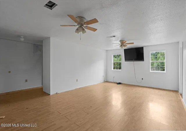 Photo 4 of Sale Pending at 328 W Progress Rd, Prentiss, MS 39474 | MLS# 4158622 | Listing updated on 2026-09-19