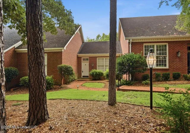 Photo 2 of Sale Pending at 235 Eastbrooke St, Jackson, MS 39216 | MLS# 4158713 | Listing updated on 2026-09-17